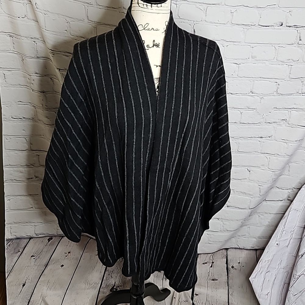 Saks Fifth Avenue Black/Grey Cape